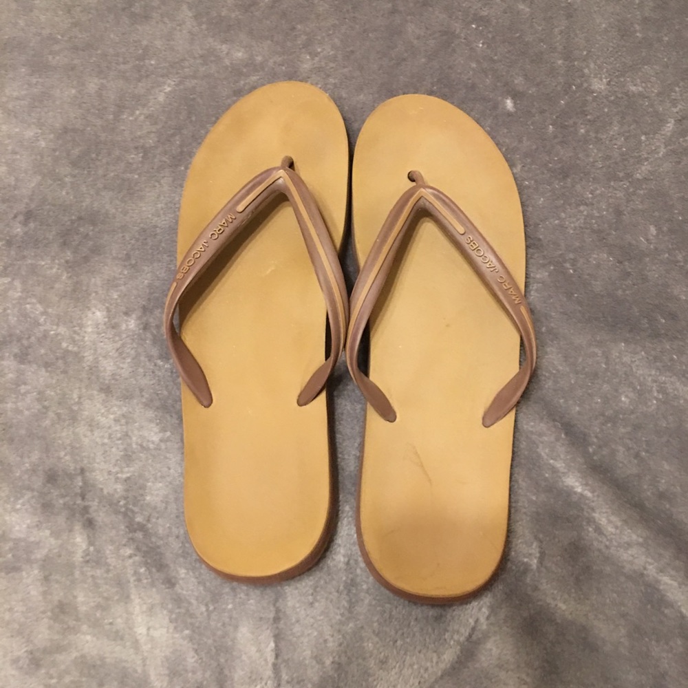 MARC JACOBS FLIP FLOPS